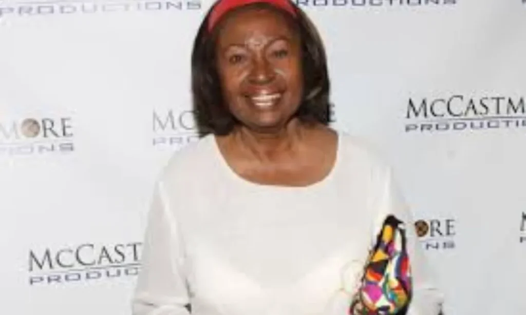 Lynn Hamilton Net Worth